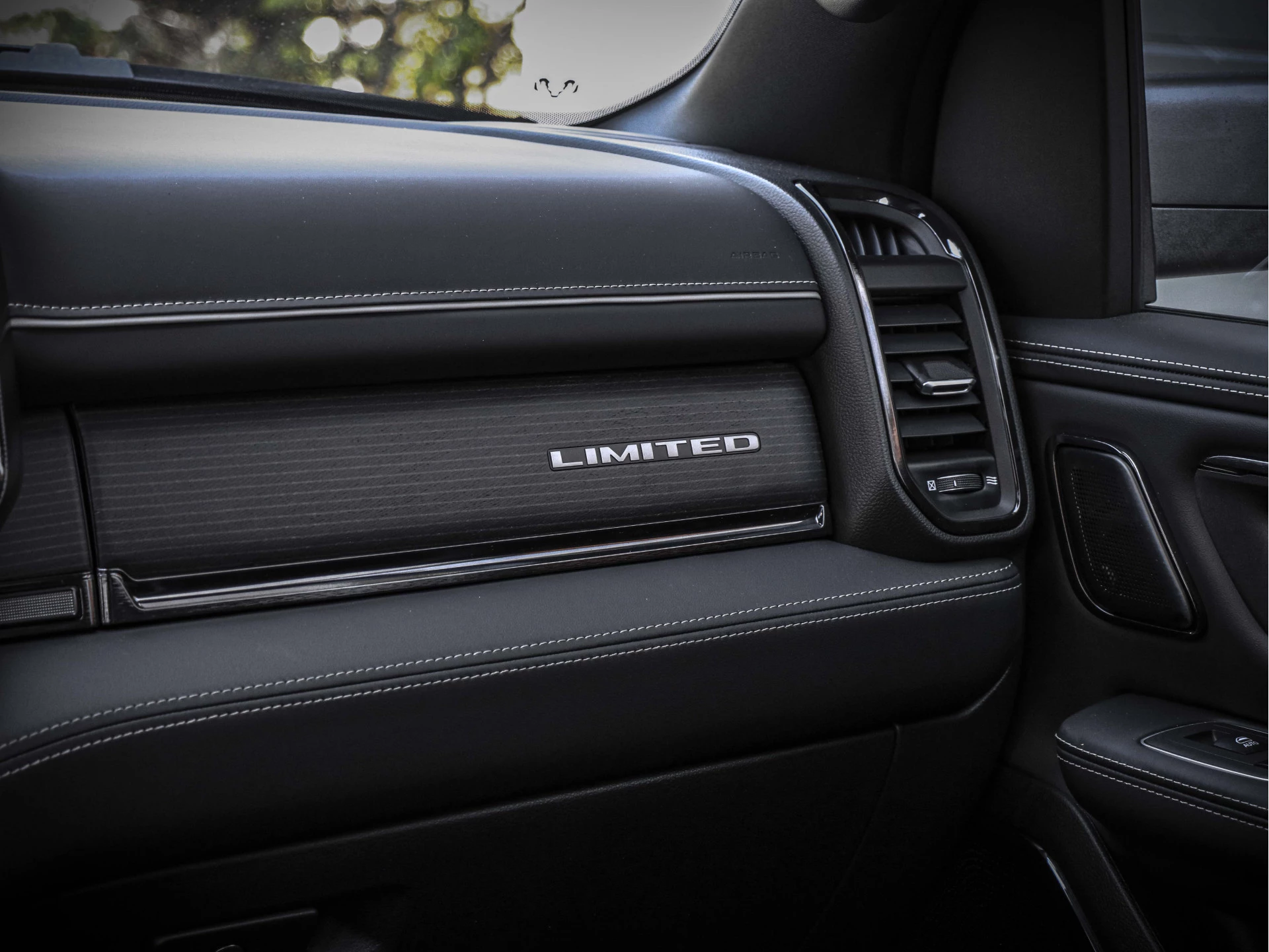 Dodge Ram 1500 2024 - Crew Cab Limited Night Edition Bild 13