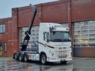 Volvo FH 2018 - 13.540 Globetrotter 8x4/4 - HIAB Multilift 24T Hooklift - Retarder - Full air - Abrollkipper te koop