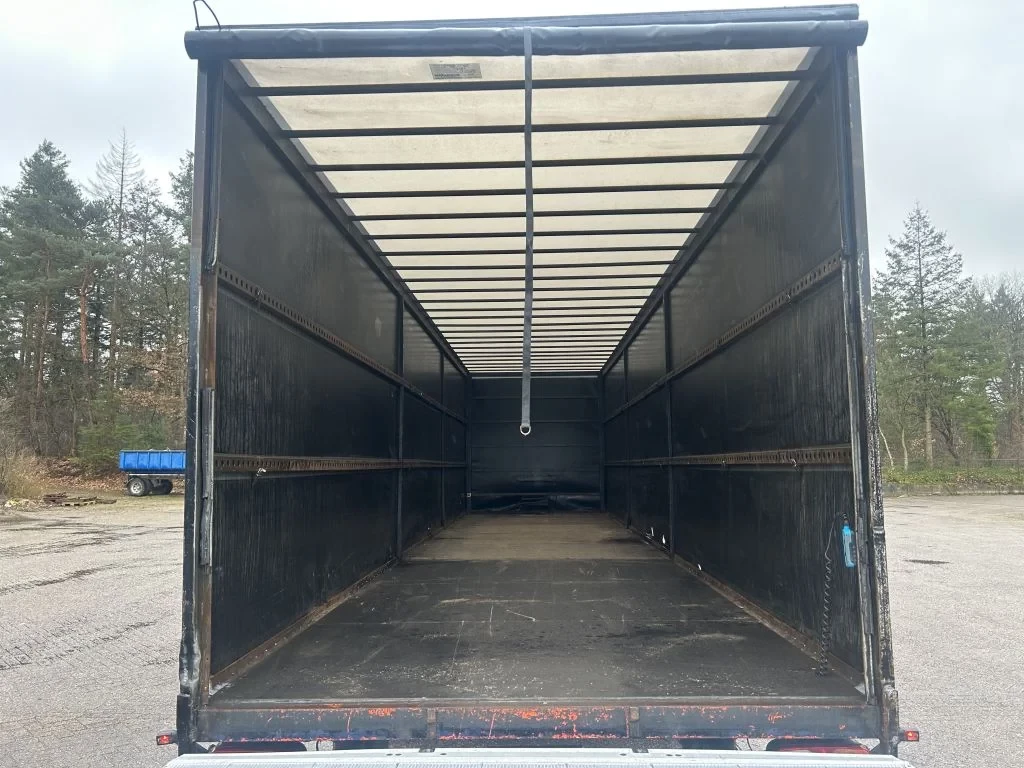 QUALITY TRAILERS 2001 - be oplegger 5.4 ton gesloten zeiloplegger laadklep Bild 10