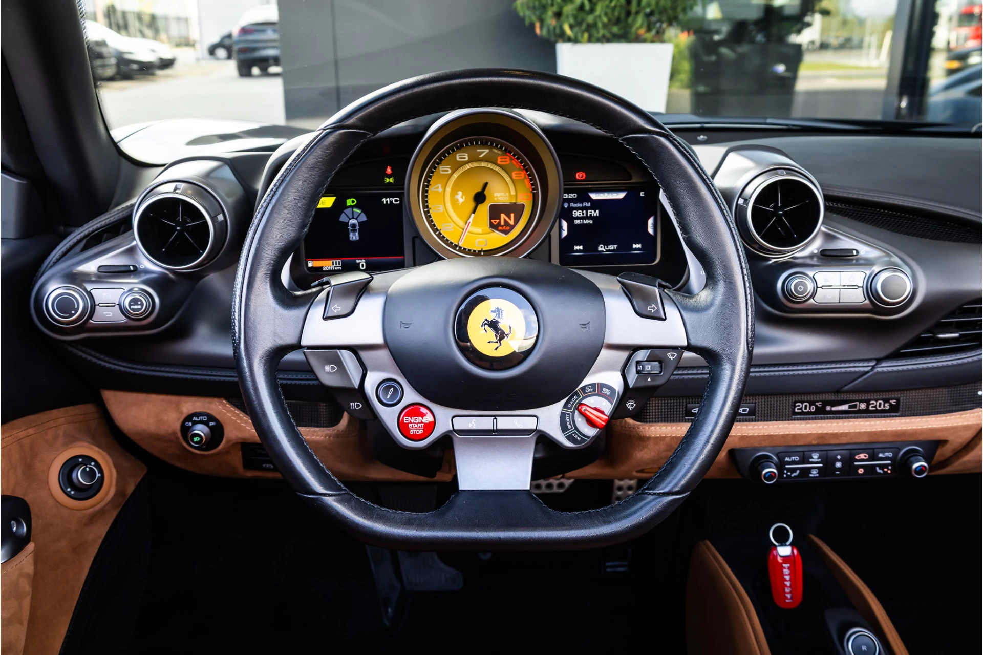 Ferrari F8 Spider 2022 - 3.9 V8 HELE obrázek 13