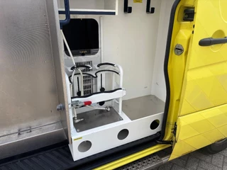 Mercedes-Benz Sprinter 2017 - 319CDI L2H2 AMBULANCE AUTOMAAT V6 MOTORSCHADE obrazek 7
