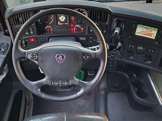 Scania R 2016 - R580 V8 Topline 6x2 - Box with sidedoors - Retarder - Full air - Leather image 9