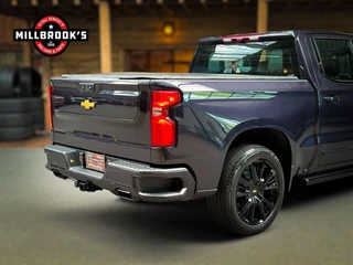 Chevrolet Silverado 2024 - USA High Country Black Edition 6.2 V8 420 PK, obrazek 14