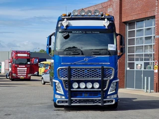 Volvo FH 2019 - 13.500 Globetrotter 4x2 - PTO/Hydraulic - Navi - Alloy wheels - Fridge afbeelding 2 miniatuur
