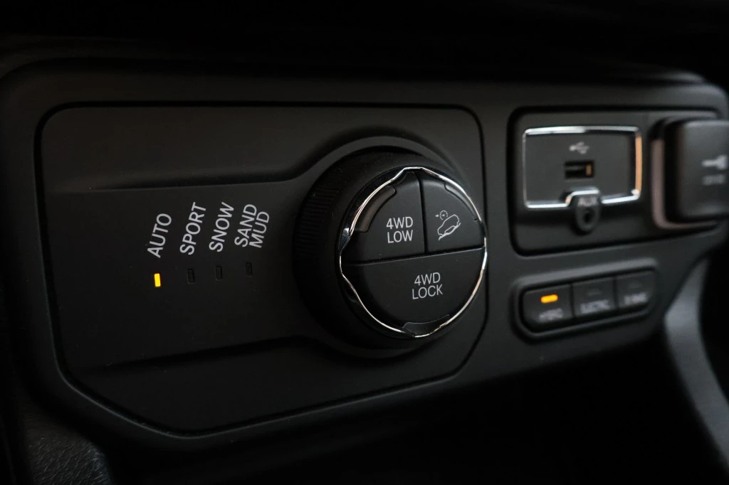 Jeep Renegade 2022 - 4XE 240 HYBRID S / Leder / Panoramadak / 19 inch afbeelding 22