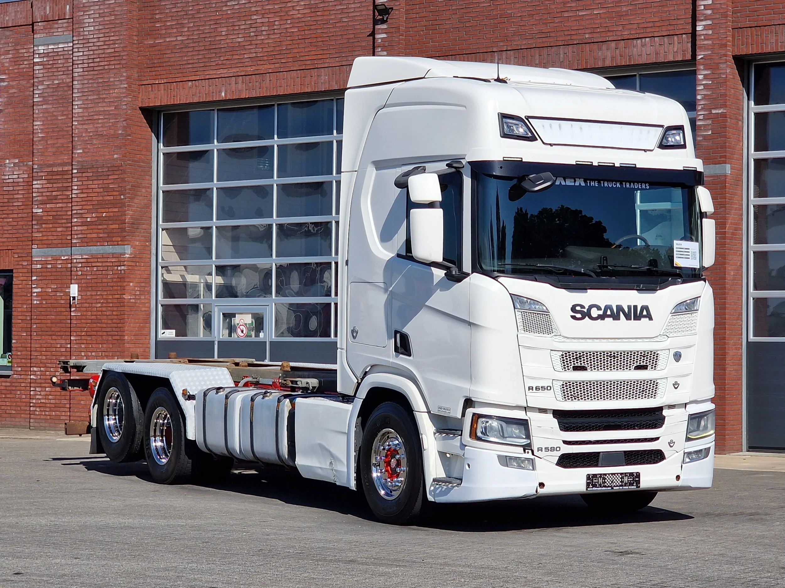 Scania R 2017 - R580 V8 NGS Highline 6x2 BDF - Retarder - Full air - 4.75 WB - Leather - Navi afbeelding 1