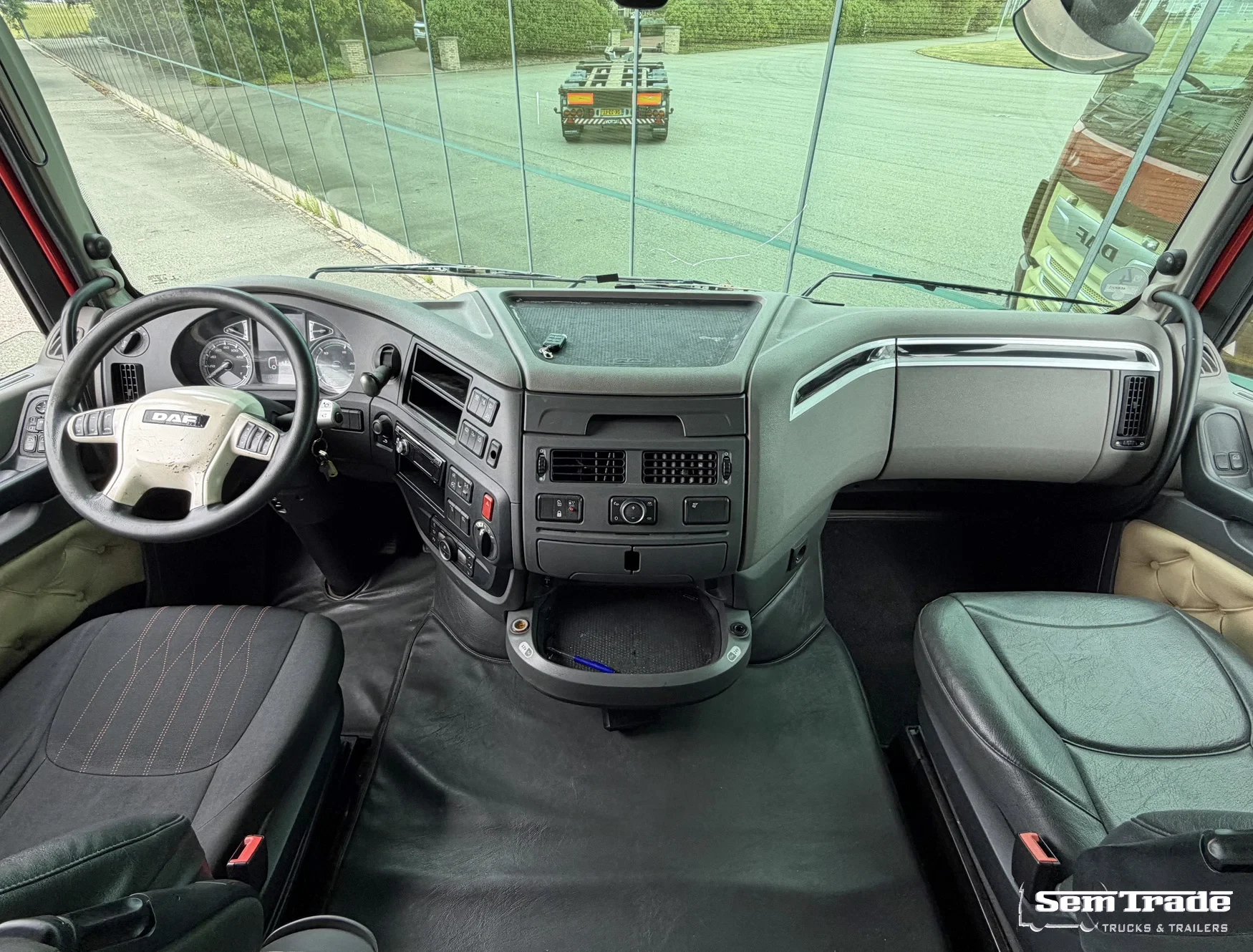DAF XF 430 2018 - FT MX13 SPACE CAB PARK AIRCO 881.000 KM SMART TACHO 2 TOP CONDITION HOLLAND-TRUCK afbeelding 8