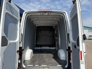 Volkswagen Crafter 2024 - 30 2.0 TDI L3H3 Trendline Airco/Apple-Android carplay image 13