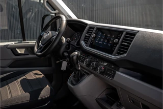 Volkswagen Crafter 2023 - 2.0 TDI L4H3 | 177 PK | Automaat | LED | Camera | Carplay | Cruise | PDC | Airco | Trekhaak afbeelding 2 miniatuur
