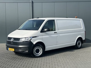 Volkswagen Transporter 2020 - 2.0 TDI 150 PK 4-MOTION 6.1 / L2H1 / 1e EIG. / 4x4 / TREKHAAK / ACHTERKLEP / INRICHTING / AIRCO / CRUISE / NAVI / APPLE CARPLAY obrazek 2