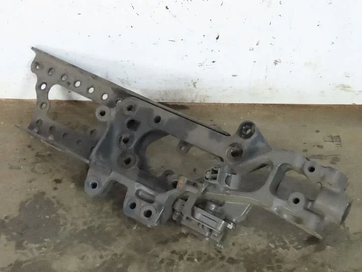 Mercedes-Benz - Body & Chassis Parts Chassis steun Re. MB MP4 afbeelding 1