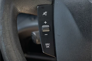 Iveco Daily 2015 - 35S13 L2H1 | 3.5T Trekgewicht | Climate | 3-Zits | Camera | Carplay | Cruise image 16