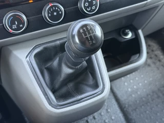 Volkswagen Transporter 2021 - 2.0 TDI HIGHLINE / L2H1 / TREKHAAK / AIRCO / CRUISE / NAVI / CARPLAY / LMV obrazek 20