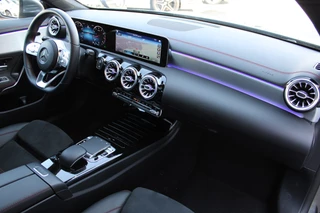 Mercedes-Benz CLA 2019 - Shooting Brake 200 163PK AUT7 AMG LINE PANORAMADAK CARPLAY SFEER 18'' WIDESCREEN TREKHAAK image 14