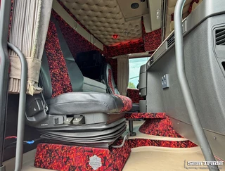 Volvo FH 2019 - 13.420 FULL ADR ALL CLASSES SPECIAL SHOW TRUCK SUPER CONDITION obrazek 13