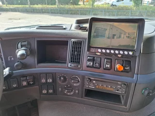 Volvo FM13-400 2007 - / 8X4 / AJK HOOK 25TON / CRANE HMF 1560 K3 / ROTATOR / LIFT+LENKACHSE / AIRCO / MANUAL / EURO-4 / 2007 bild 24