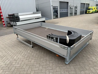 Mercedes-Benz Sprinter afbeelding 2 miniatuur