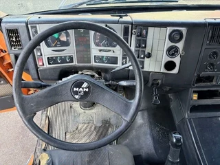 MAN 26.463 1994 - DFS 6x4 FULL SPRING SUSPENSION TRACTOR UNIT (EURO 2 / ZF16 MANUAL GEARBOX / ZF-INTARDER / FULL STEEL SUSPENSION / REDUCTION AXLES / HYDRAULIC KIT / ETC.) afbeelding 9