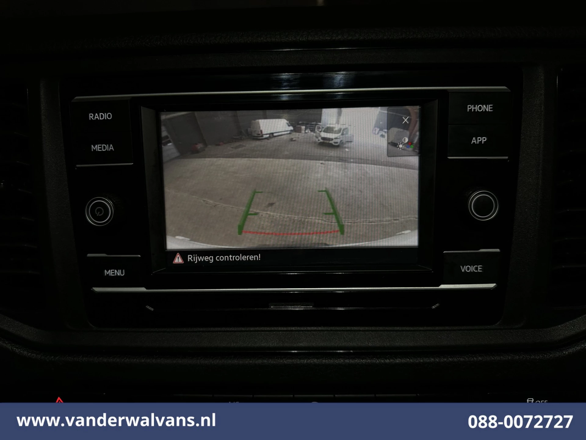 Volkswagen Crafter 2022 - 2.0 TDI 141pk L3H3 L2H2 Euro6 Airco | Camera | Apple Carplay | Cruisecontrol | Chauffeursstoel obrázek 2