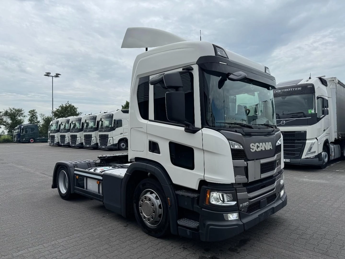 Scania P 2021 - P360 4x2 , 134000 km ! perfect distribution truck afbeelding 3