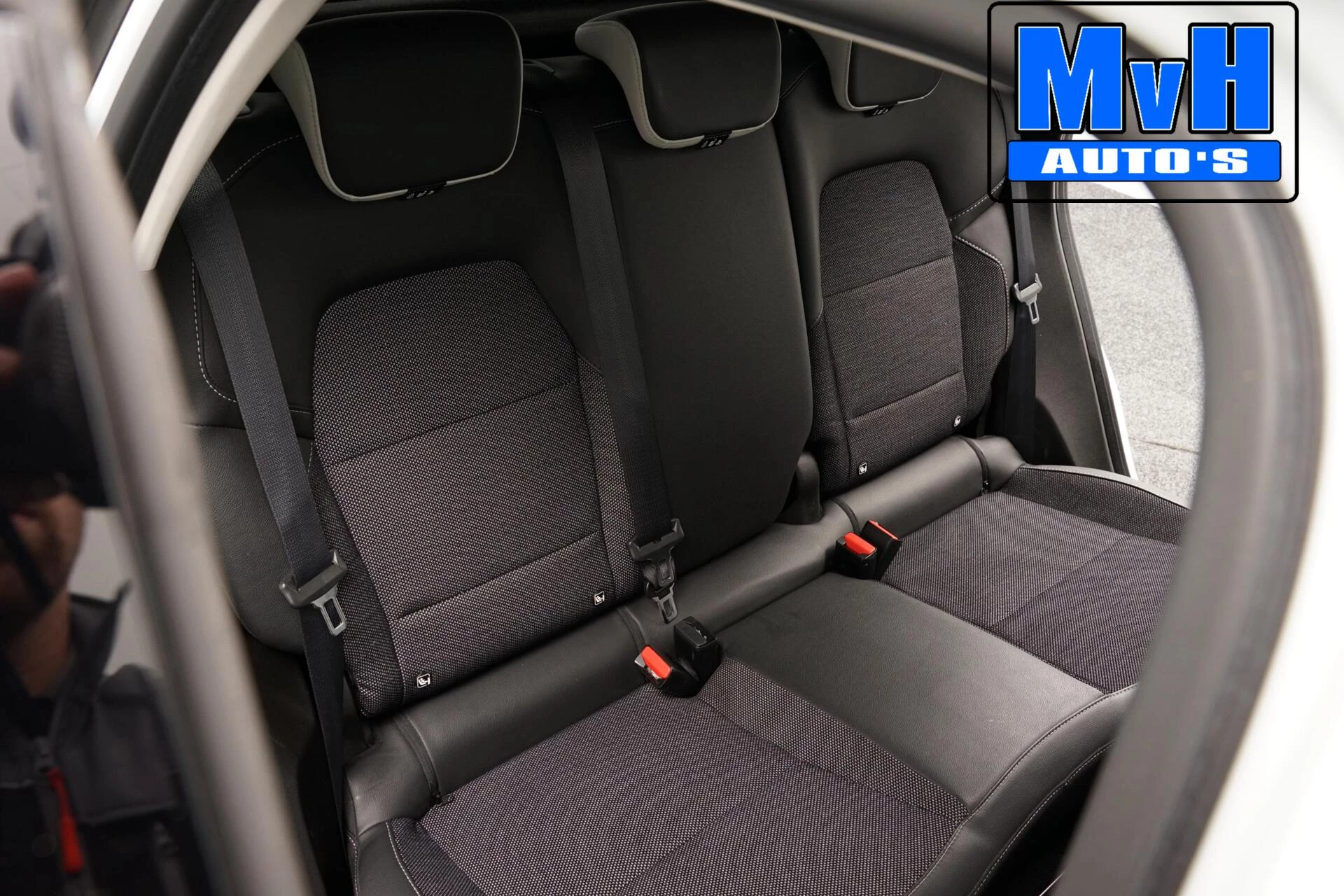 Renault Captur 2022 - 1.3 TCe 140 Intens|PARELMOER|CAMERA|LED|NAP afbeelding 63