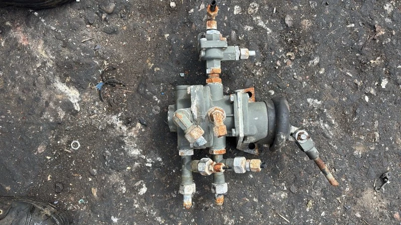 DAF - 0621047 FOOT BRAKE VALVE WABCO 4614912700 afbeelding 1