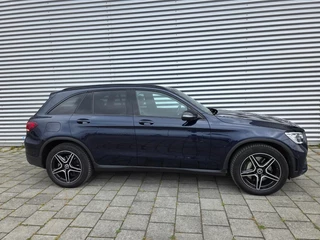 Mercedes-Benz GLC 2021 - Mercedes-Benz 300 de 4MATIC - AMG pakket - Black edition obrazek 4