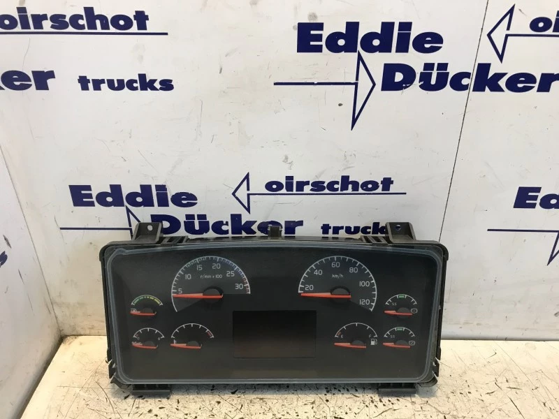 Volvo - 20801968 / 20970778 / 21843943 / 22185297 / 21375853 INSTRUMENT CLUSTER image 1