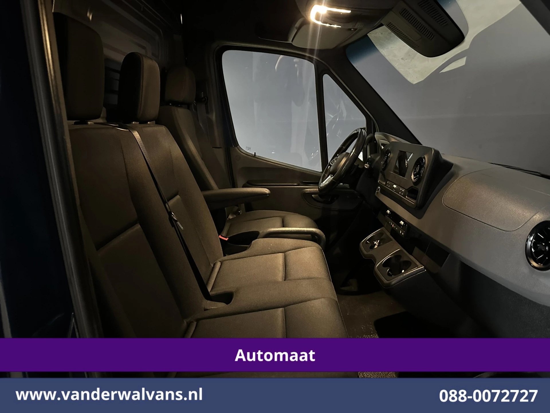 Mercedes-Benz Sprinter 2020 - 214 CDI 143pk 9G-Tronic Automaat L2H2 Euro6 Airco | Camera | Navigatie | Apple Carplay | Chauffeursstoel image 11