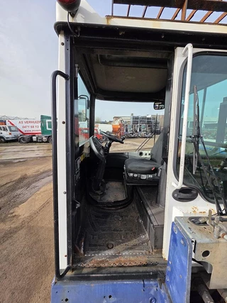 Terberg RT283 | TERMINAL TRACTOR 4X4| TURNING CHAIR. | AUTOMATIC GEAR | 23235 HOURS 2012 - N/A imagem 11