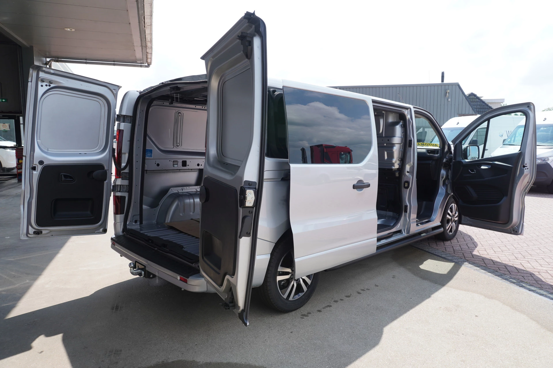 Renault Trafic 2024 - 2.0 Blue dCi 150PK T30 L2H1 Extra Anniversary Automaat Bild 5