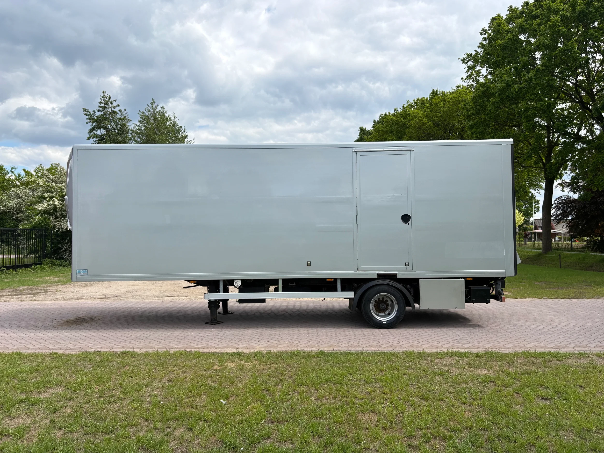 VAN 800-1D/225 LZC 2007 - Be oplegger 8 TON met laadklep 750 kg afbeelding 1