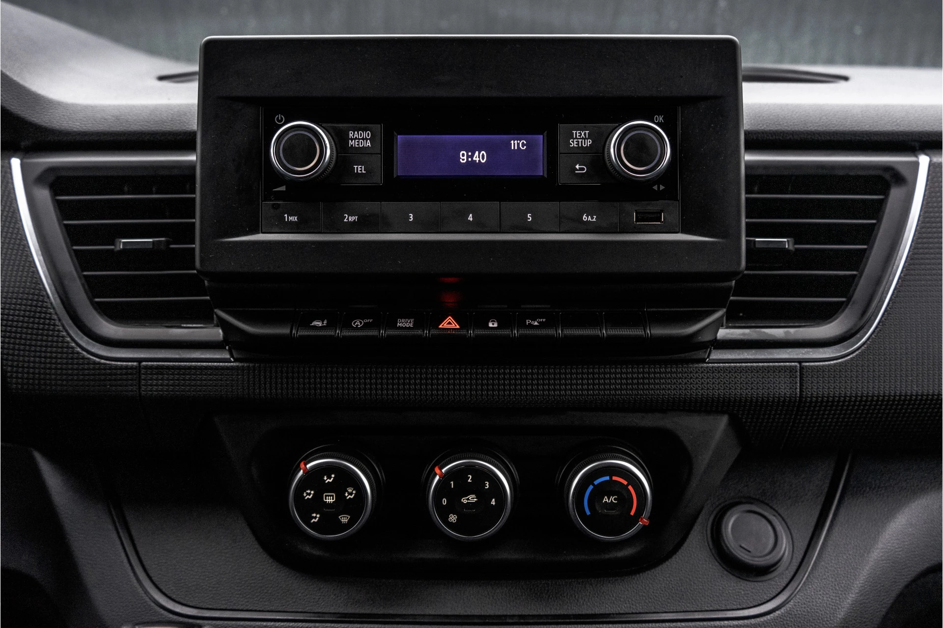 Renault Trafic 2023 - Primastar**dCi | L2H1 | Automaat | 150 PK | LED | Cruise | Airco | PDC | Euro 6** image 18
