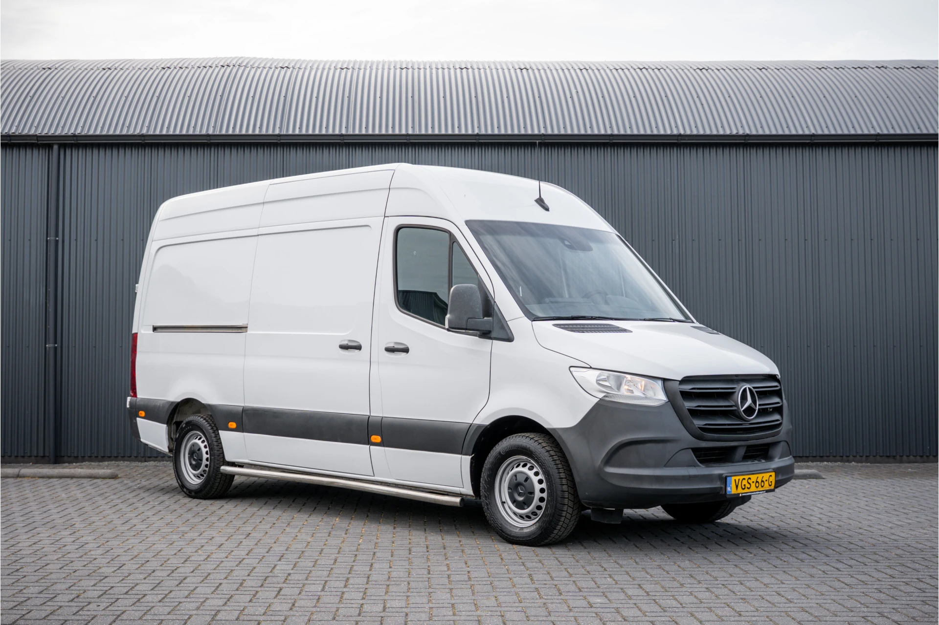 Mercedes-Benz Sprinter 2020 - 311 CDI RWD L2H2 | | Volledig Ingericht | Mbux | Camera | Climatronic afbeelding 4