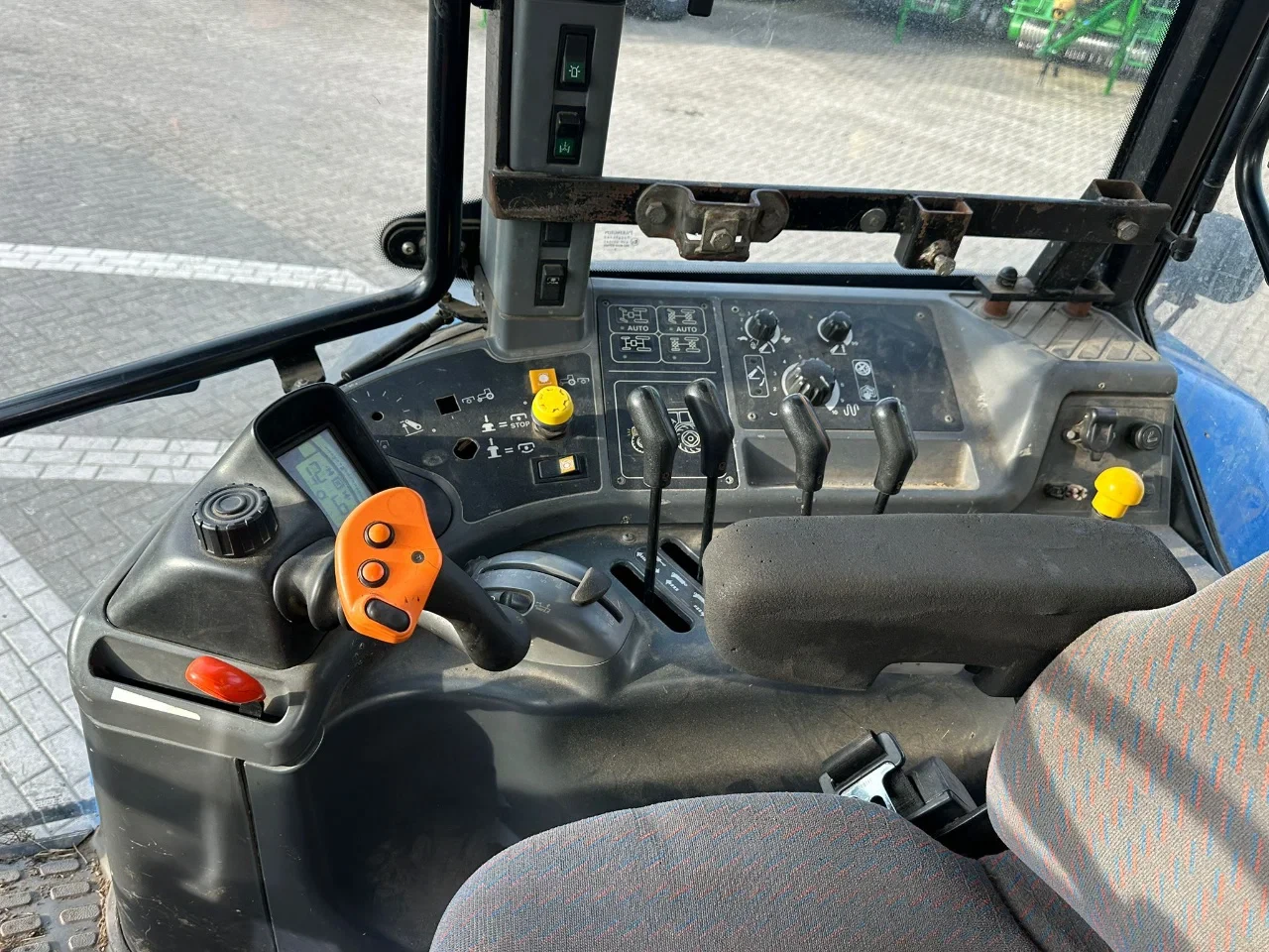 New Holland TM155 2005 - Power command afbeelding 24