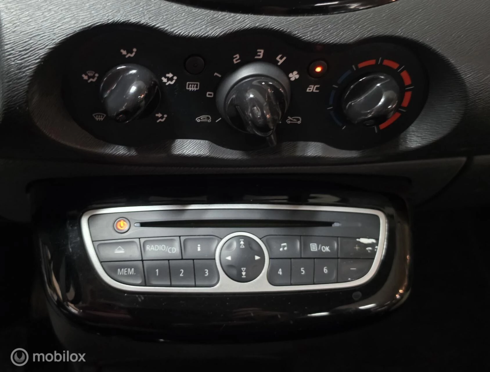 Renault Twingo 2011 - 1.2-16V Miss Sixty Airco elektrische ramen imagem 6