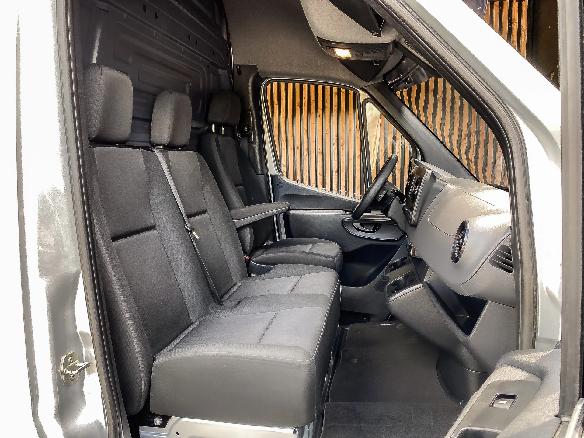 Mercedes-Benz Sprinter 2022 - 1.9 CDI 150PK Automaat L2H2 Bestelwagen afbeelding 16