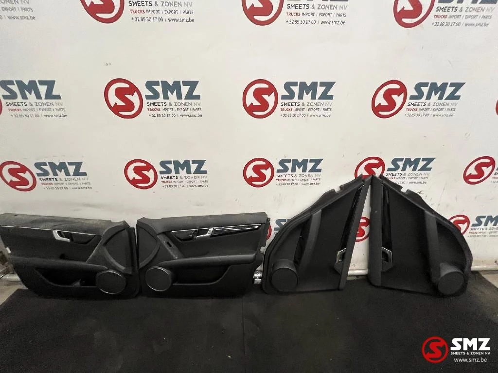 Mercedes-Benz - Occ set interieur met zetels S204 Mercdes obrázek 16
