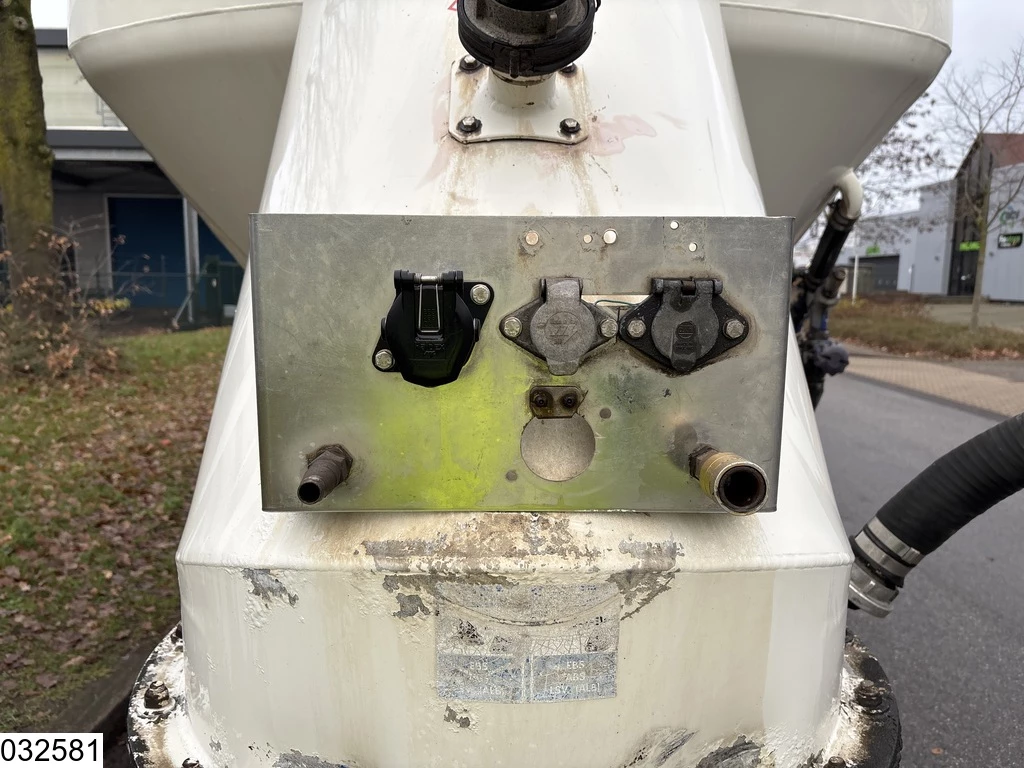 Feldbinder 2006 - Silo 40.000 liter image 10
