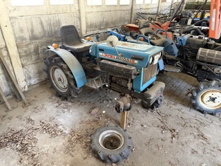 Mitsubishi D1100FD 4WD diesel minitractor als opknapper afbeelding 2 miniatuur