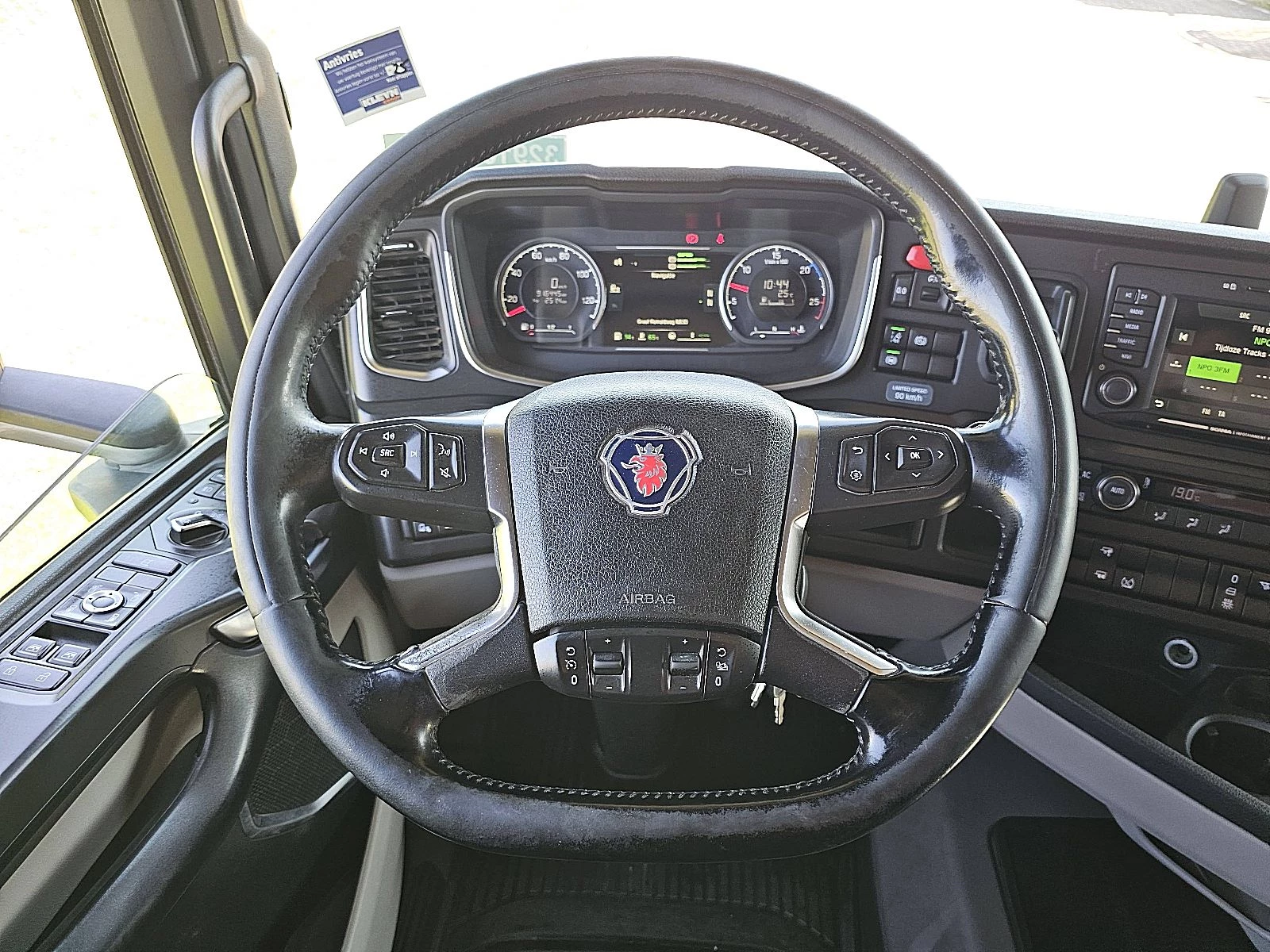 Scania R 2017 - R450 image 14