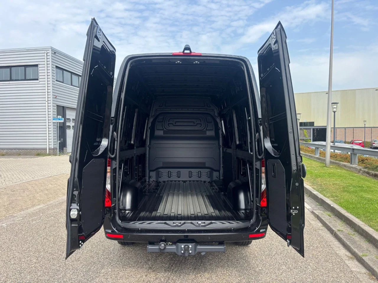 Mercedes-Benz Sprinter 2024 - 319CDI L2H2 Automaat Airco Led/Xenon Cruisecontrol 3500KG Trekhaak BPM VRIJ Bild 9