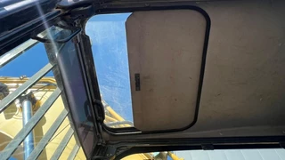 Komatsu HB215LC-1 2012 - N/A obrazek 17