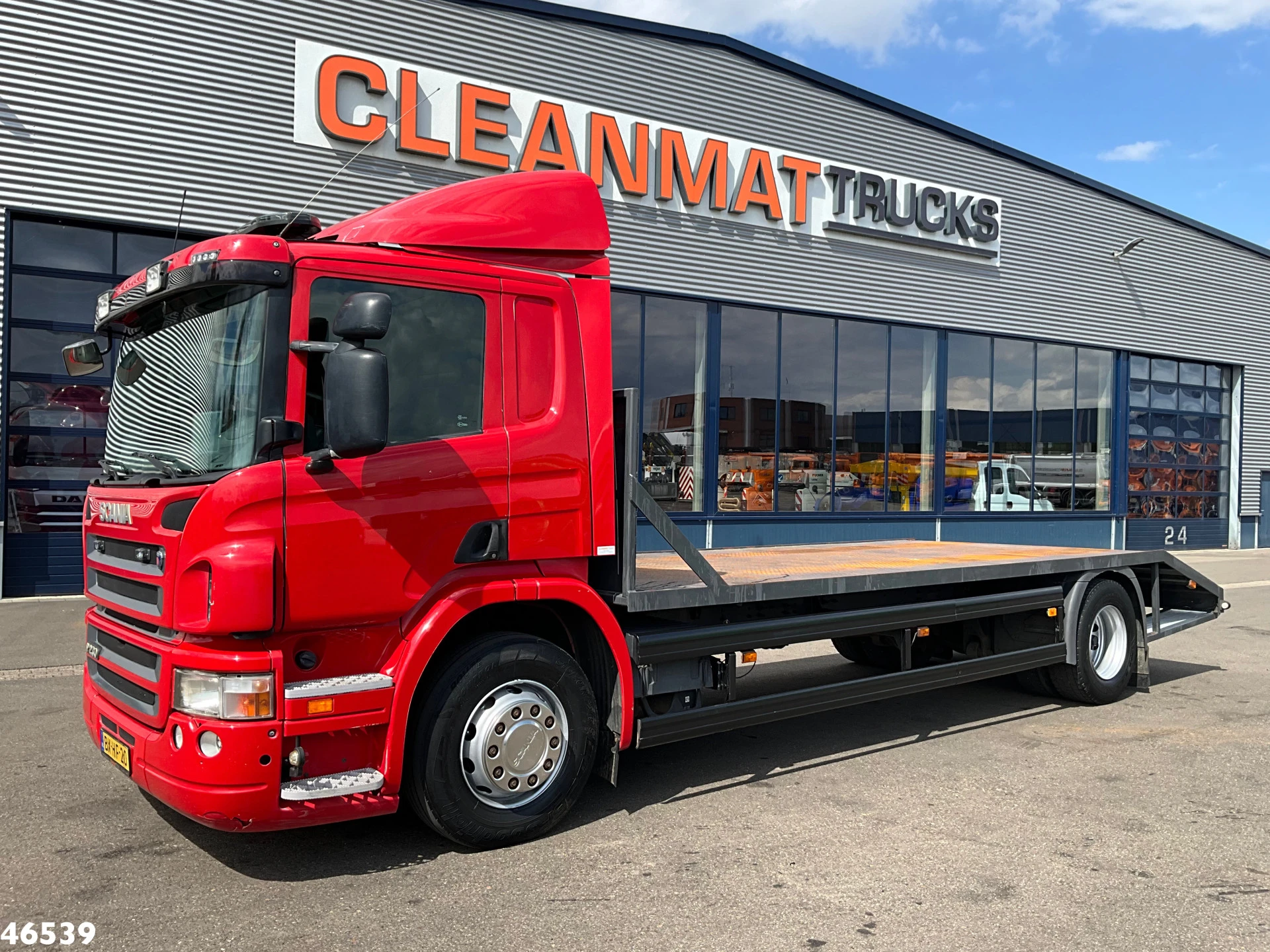 Scania P 2010 - 230 Autotransporter met oprijrampen afbeelding 1