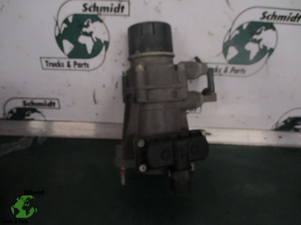 MAN TGX - 81.52310-6298 voetrem vertil afbeelding 1