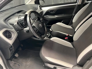 Toyota Aygo 2015 - 1.0 VVT-i x-clusiv 2e Eigenaar - Achtercamera - Airco bild 26