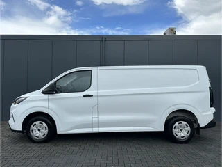 Ford Transit Custom 2024 - 2.0 TDCI 136 PK TREND / L2H1 / 2.740 KG AHG / CAMERA / CRUISE / 3 ZITS / AIRCO / CARPLAY afbeelding 2 miniatuur