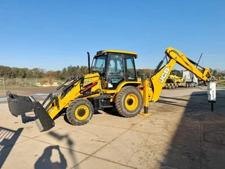 JCB 2025 - 3DX / 3CX Plus 4WD - 4/1 Bucket + Hammer te koop