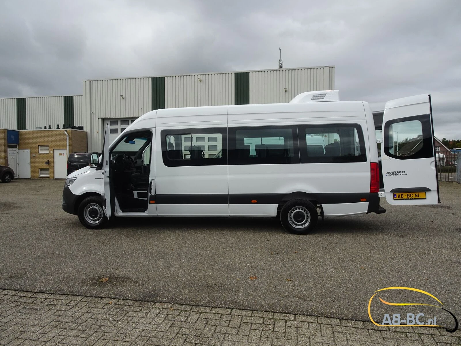 Mercedes-Benz eSprinter - 17 Seats Electric Range: 465 km Bild 32