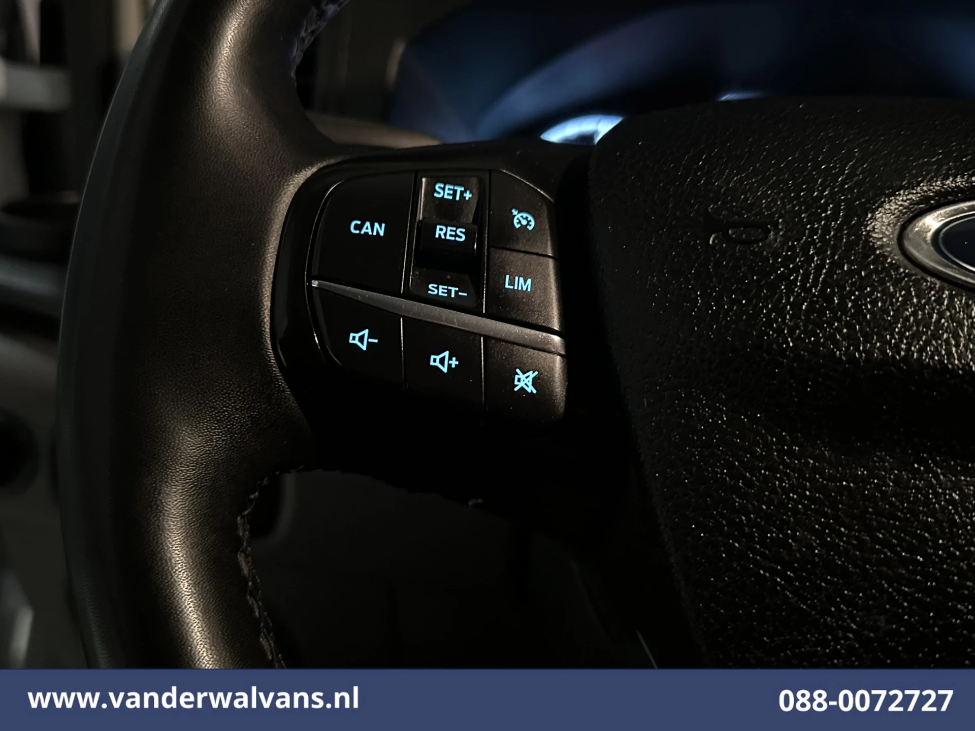 Ford Transit 2022 - 2.0 TDCI 131pk Bakwagen Laadklep Euro6 Airco | 1040kg laadvermogen | Cruisecontrol | Verwarmde voorruit image 5